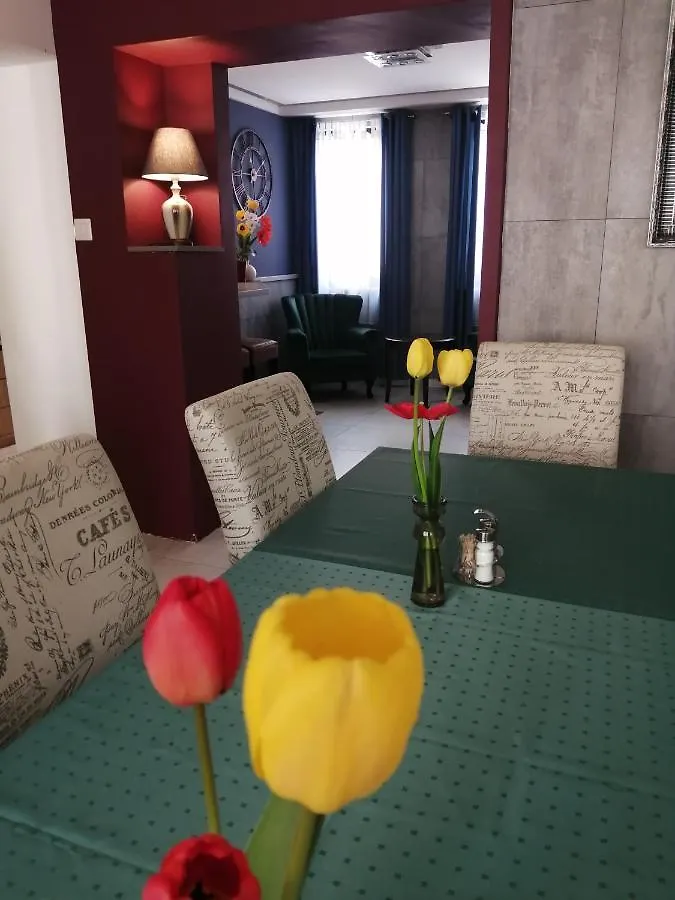 Filsdeger Royal Panzió Acomodação com café da manhã Alojamento de Acomodação e Pequeno-almoço