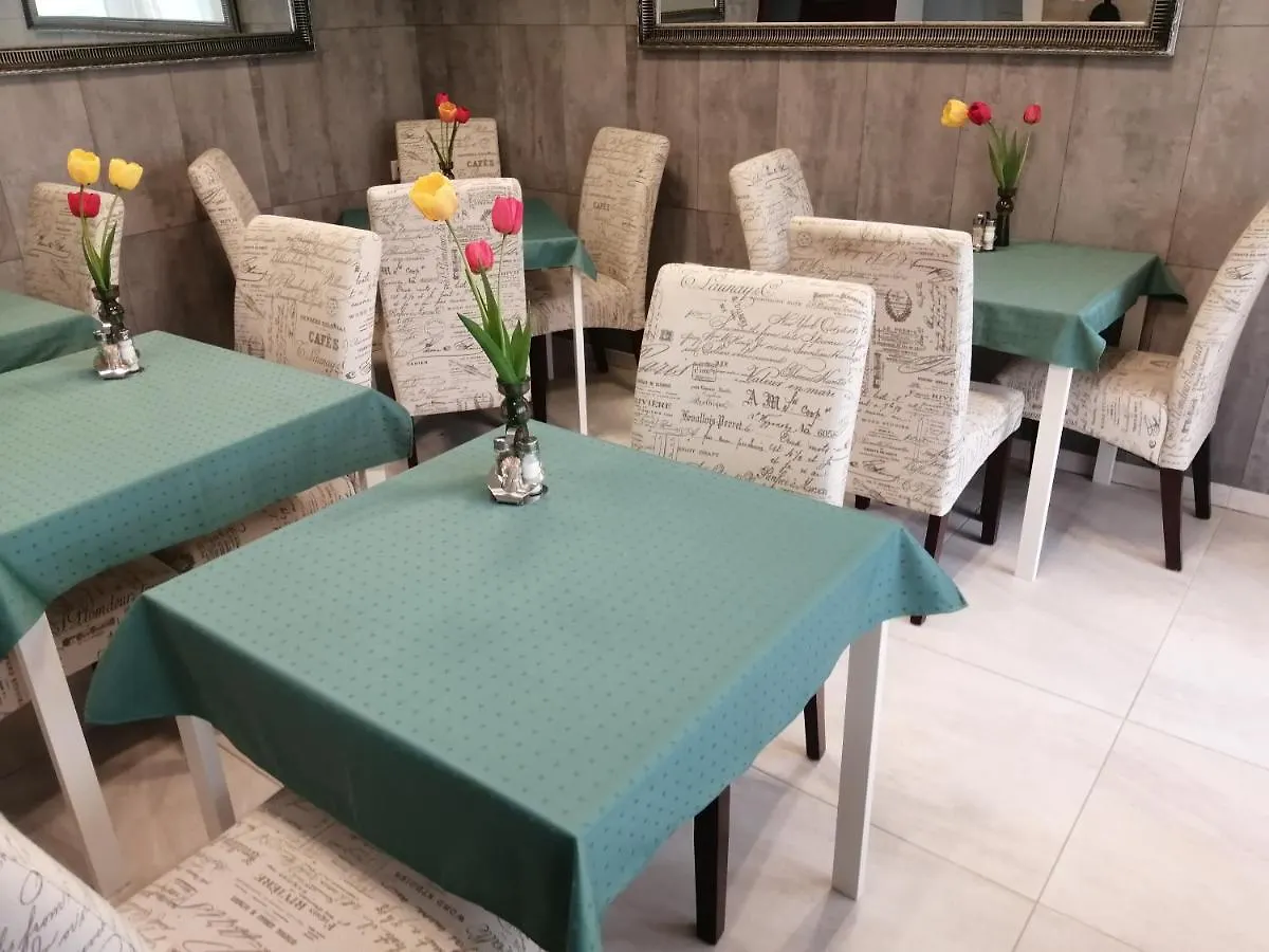 Filsdeger Royal Panzió Acomodação com café da manhã Alojamento de Acomodação e Pequeno-almoço