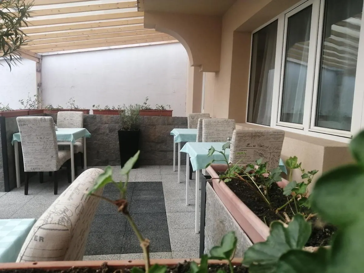 Filsdeger Royal Panzió Acomodação com café da manhã
