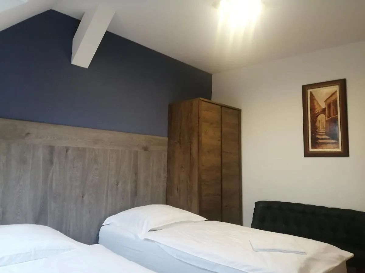 Filsdeger Royal Panzió Acomodação com café da manhã 2*, Eger Hungria