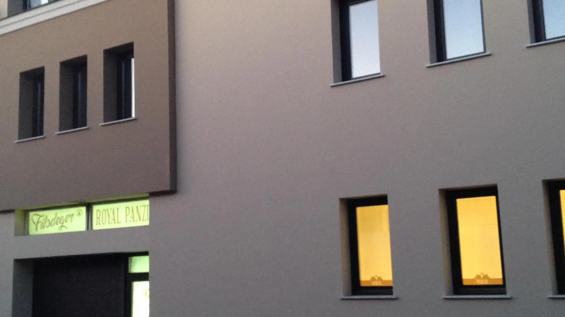 Filsdeger Haz - Central Rooms & Apartmans contacts